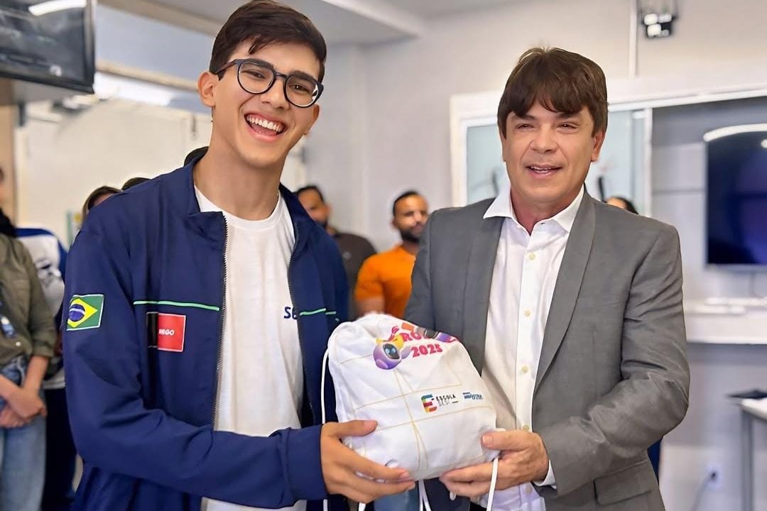 Novo tempo repleto de conquistas: ex-aluno da Escola SESI é destaque nas provas de redação e matemática do Enem