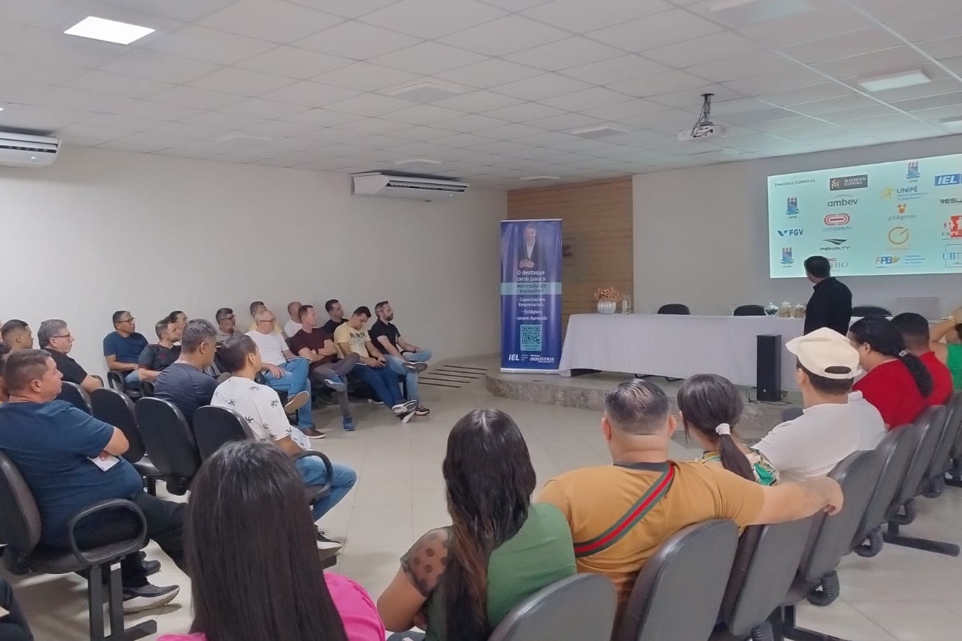 IEL da Paraíba realiza capacitação em liderança para a indústria Cambuci/Penalty