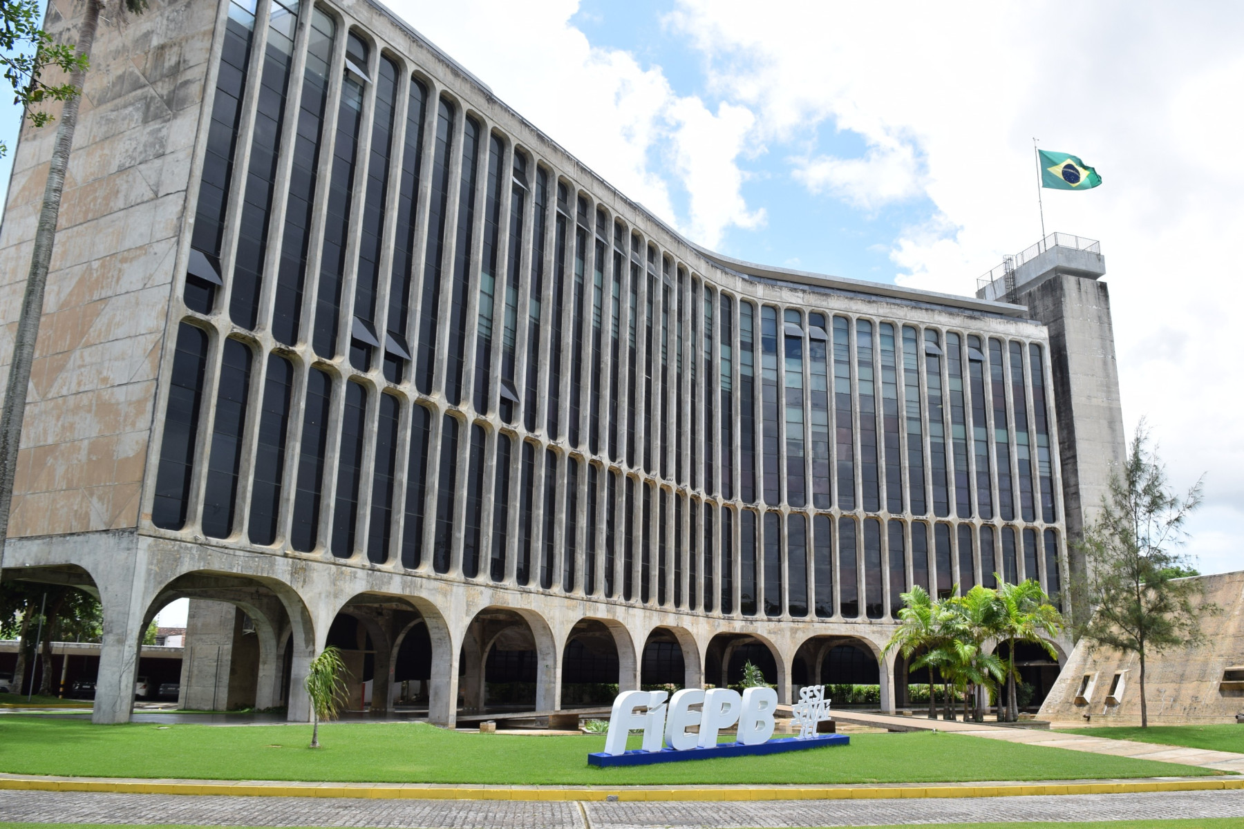 FIEPB: governador em exercício assina na Casa da Indústria ordem de serviço para revitalização dos distritos industriais