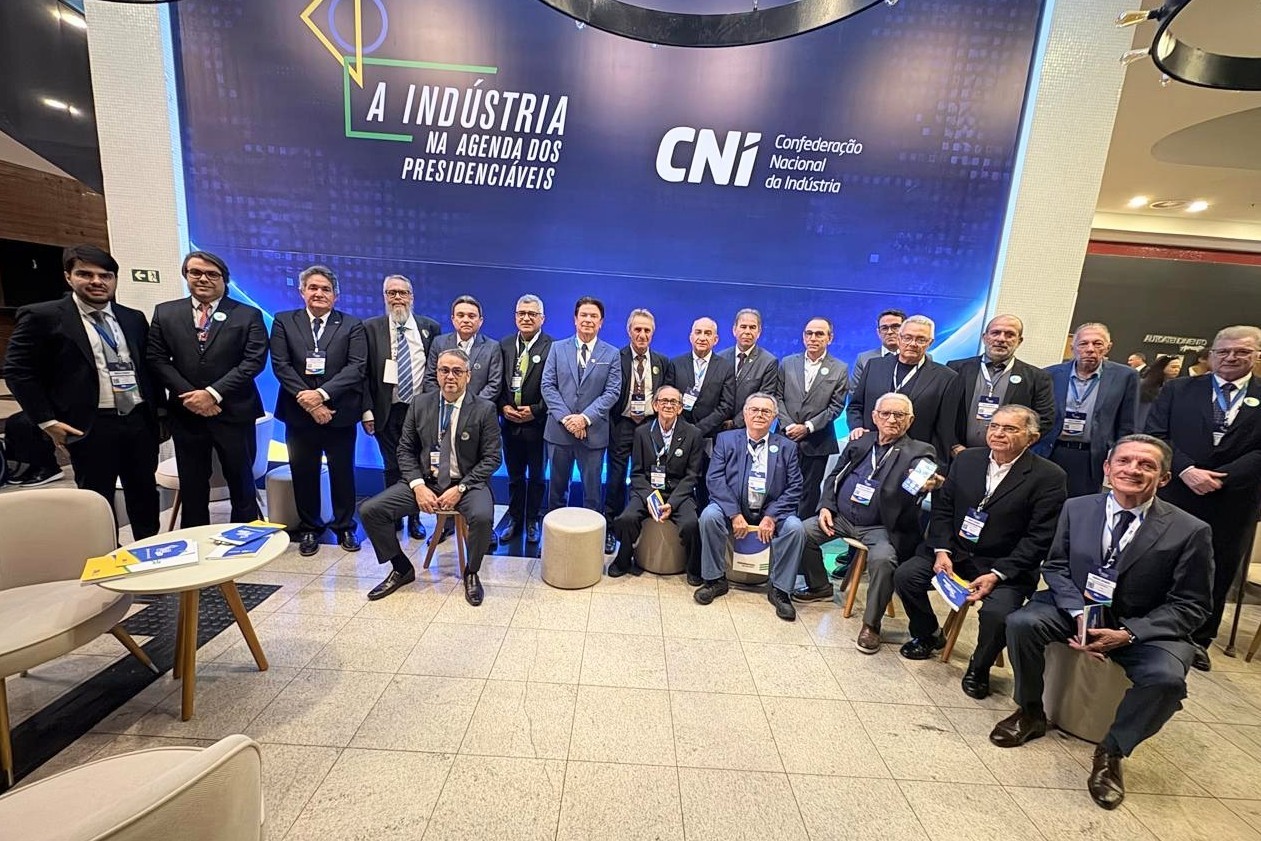 Acompanhado de comitiva do Sistema FIEPB, Cassiano Pereira participa de encontro com presidenciáveis promovido pela CNI